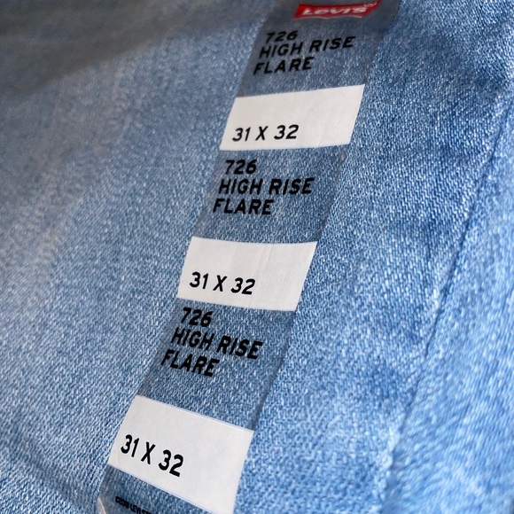 NEW Levi 726 Distessed Jeans - Picture 3 of 6